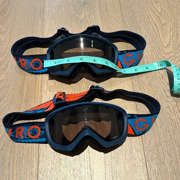 2 pairs of kids GIRO goggles - Picture 1 of 5
